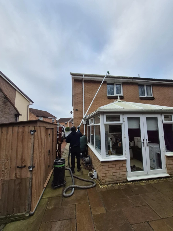 Gutter Vacuum Cleaning